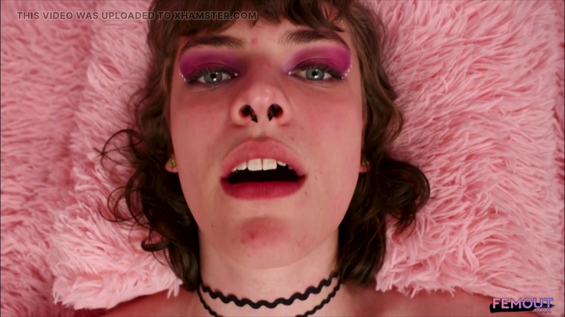 Introducing zoie white: a heartwarming debut on femout.xxx