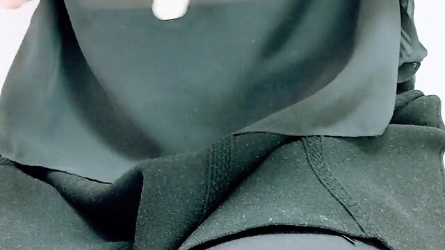 Never mentioning age or gender: how to write a catchy video title