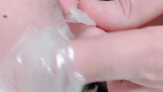 Never mentioning age or gender: how to write a catchy video title