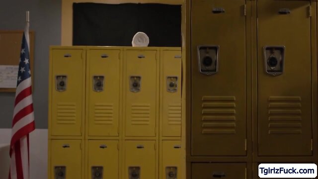 Busty transsexual jexxxica blake takes on bigcock with deepthroat and bareback action