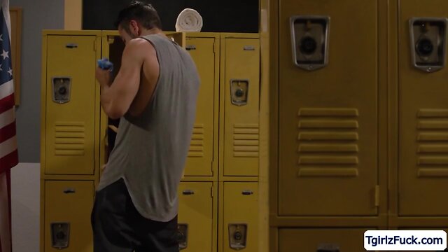 Busty transsexual jexxxica blake takes on bigcock with deepthroat and bareback action