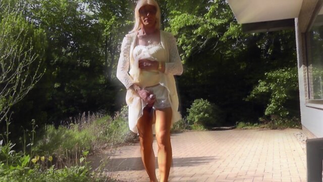 Introducing luci belle: a glamorous and stunning model