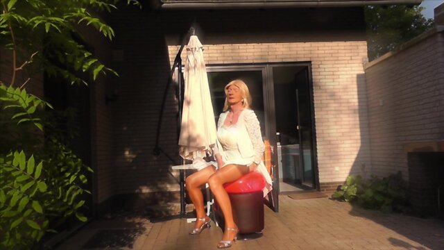 Introducing luci belle: a glamorous and stunning model