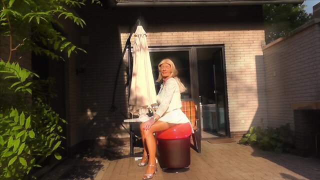 Introducing luci belle: a glamorous and stunning model