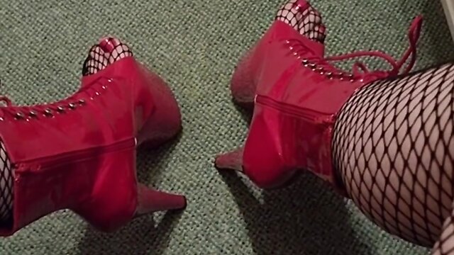 Introducing jade venus: a stunning model with timeless beauty