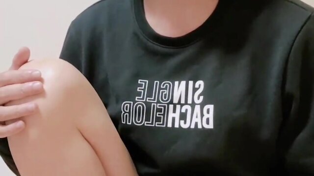 【cross-dressing】hot shorts anal sex with beautiful legs, cum on dildo and insert into buttocks