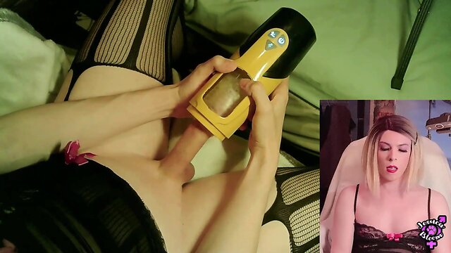 Transgender jessica blooms dick drained dry by thrusting masturbator
