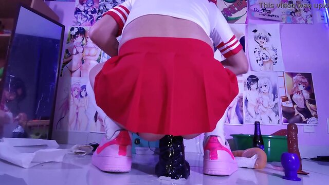 Ensamblaje de un bbc: lección de entrenamiento anal para una travesti experimentada