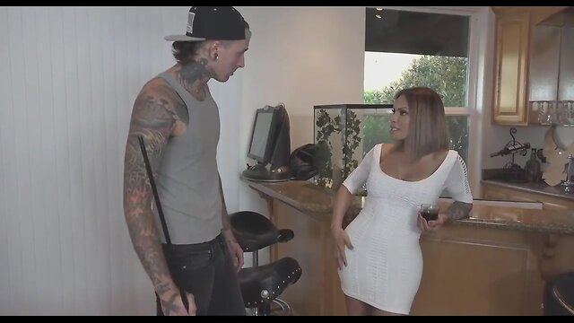 Ts foxxy dominates guy with her big cock