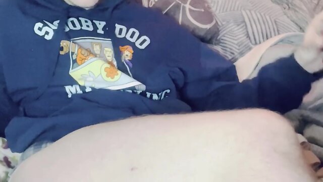 Intimate relationship with a gamer boy: exploring pleasure