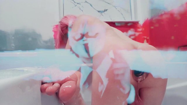 Xl glass butt plug on tiffany ciskiss: a perfect fit