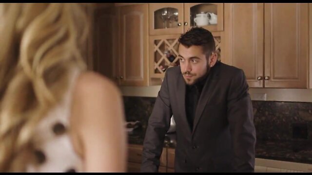 Steamy threesome with shemale beauties