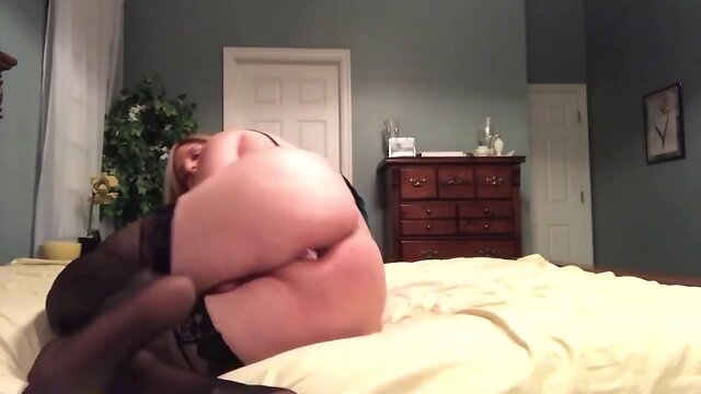 Jessica jasmine dons corset and stockings for playtime