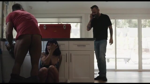 Transsexual with large butt has sex with female