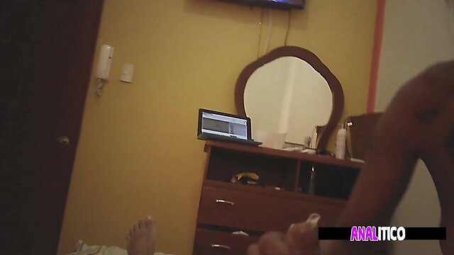 Experimentando con una shemale en mi primer video de sexo