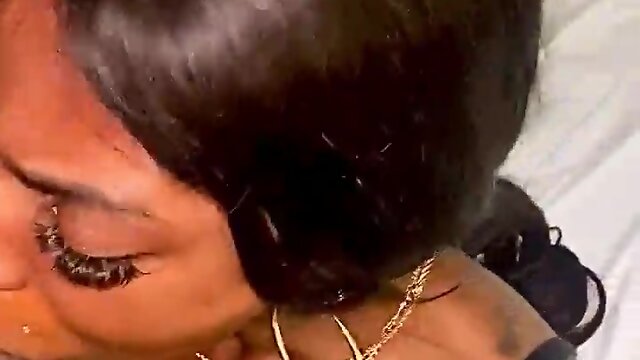 Exchange ends in oral pleasure and facial finish