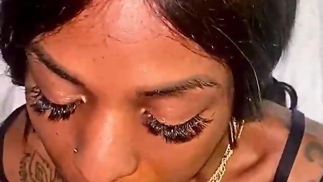 Exchange ends in oral pleasure and facial finish