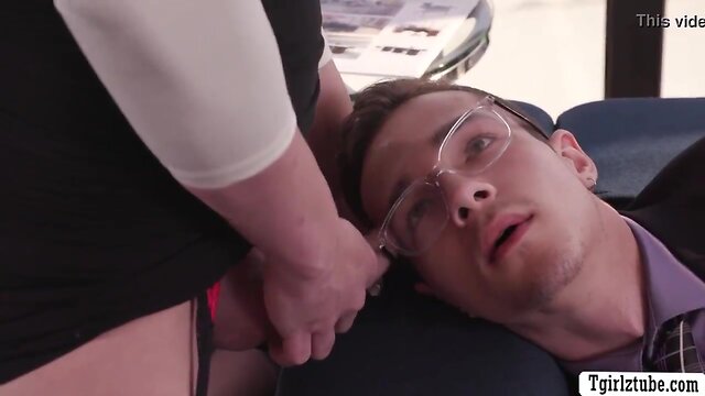 Transgender boss takes bareback in the ass from client