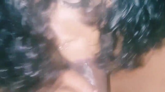 Satisfazendo a pica de cm grosso do negão.