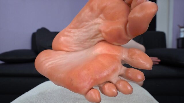 Submit to the superior princess feet