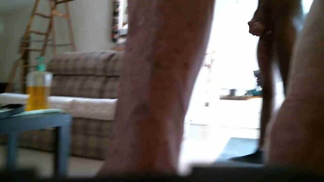 2 dark shirts and a light skirt: fashion inspiration