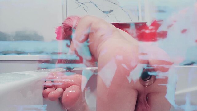 Xl glass butt plug: tiffany ciskiss shows off her amazing rear