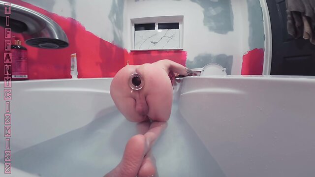 Xl glass butt plug: tiffany ciskiss shows off her amazing rear