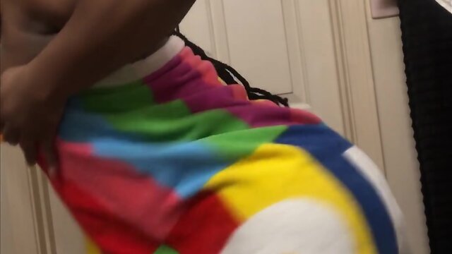 Sizzling and prepared booty: a must-see!