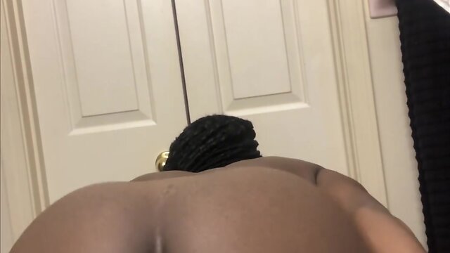 Sizzling and prepared booty: a must-see!