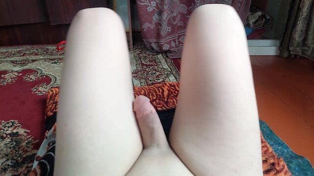 Crossdressing model kitty: hands-free cumming between white legs