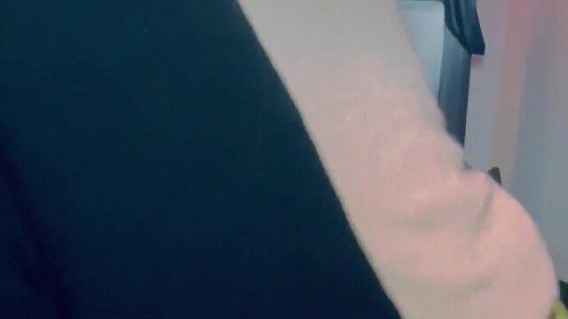 Trying out different sizes and shapes of cocks: a trans mans experience