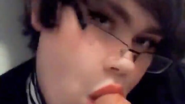 Mastering deepthroating with my dildo: a guide