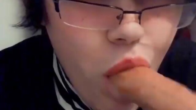 Mastering deepthroating with my dildo: a guide