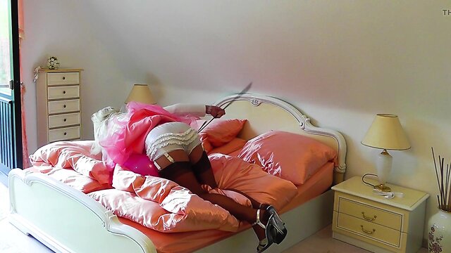 Spanked sissy gets a cumshot