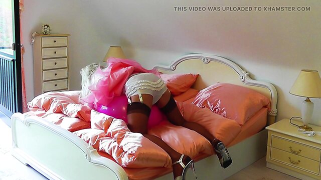 Spanked sissy gets a cumshot