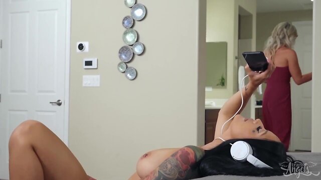 Transangels: girls trip part 1 with katrina jade, kayleigh coxx, and aspen brooks