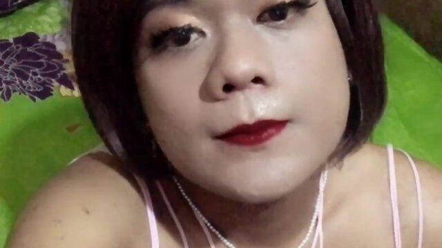 Late night pleasure: oral and anal play