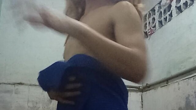 Join the queen for a fun masturbation session - come and join!