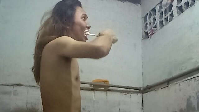 Join the queen for a fun masturbation session - come and join!