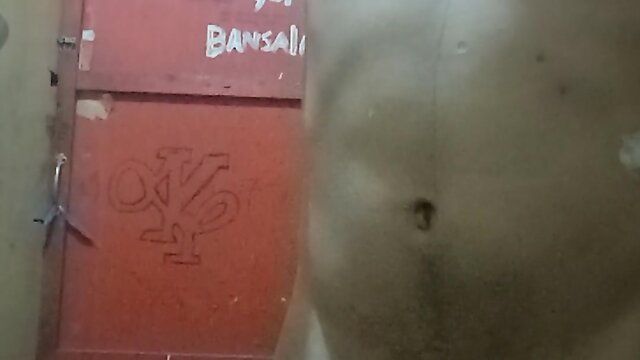 The queens beauty knows no bounds