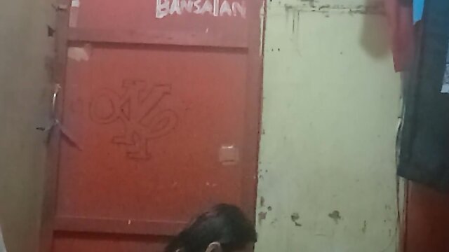 Amazing skills of the queen, looks like shes been doing this for a while