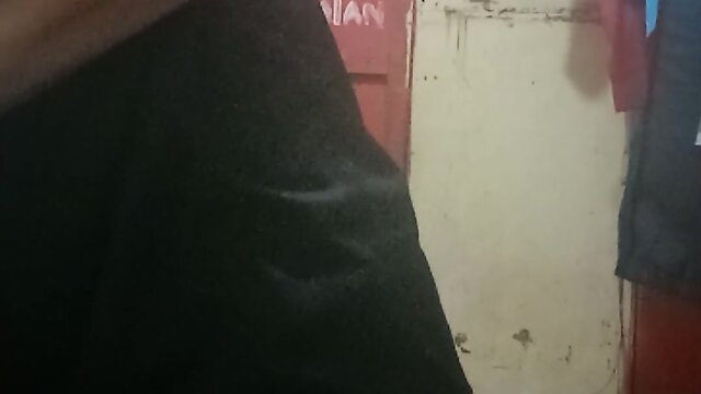 Amazing skills of the queen, looks like shes been doing this for a while