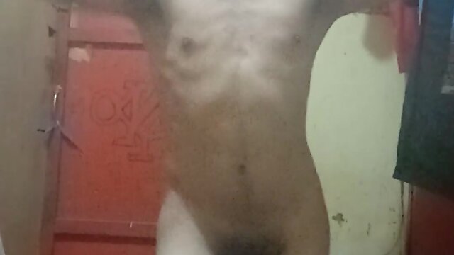 Amazing skills of the queen, looks like shes been doing this for a while