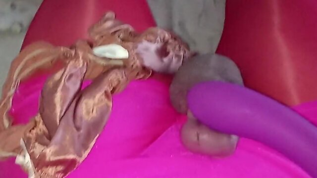 Intimate lingerie surprise: wifes sensual cumshot