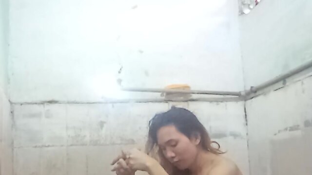 Hopeful beauty: the desire for a lovely lady