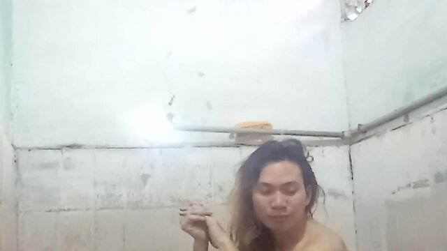 Hopeful beauty: the desire for a lovely lady