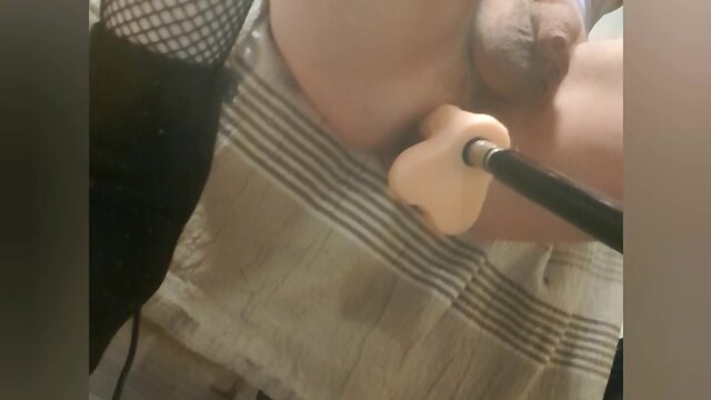 Sissy play on the sex machine with ambratrav