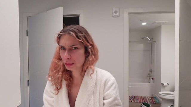 Vlogging from my new apartment: a day in my home