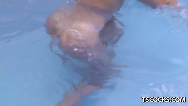 Gabrielli bianco showcasing her big cock in action