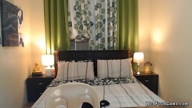 Live webcam show: asian shemales wnak and suck
